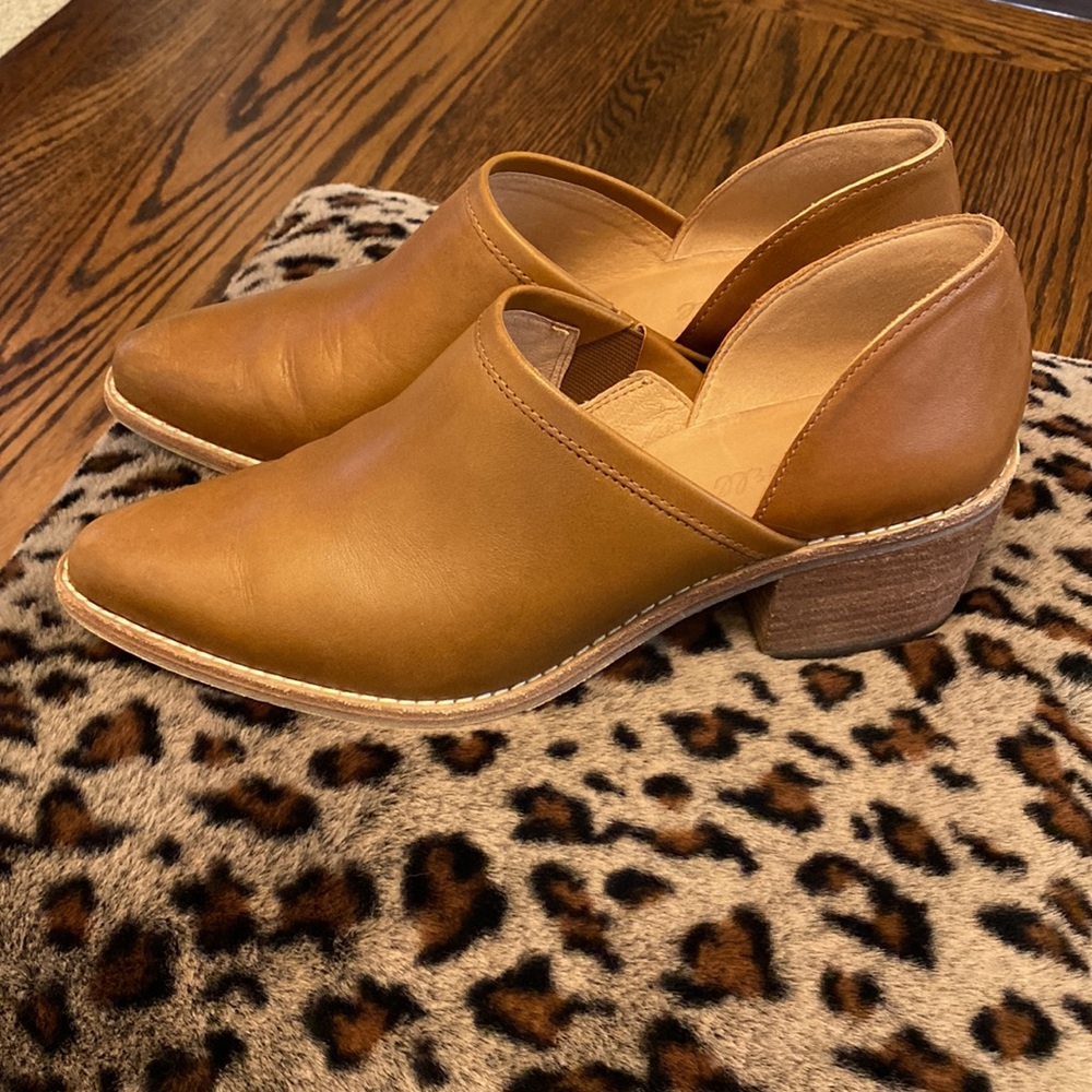 Madewell , brown leather, heeled booties in great condition worn once size 8.5